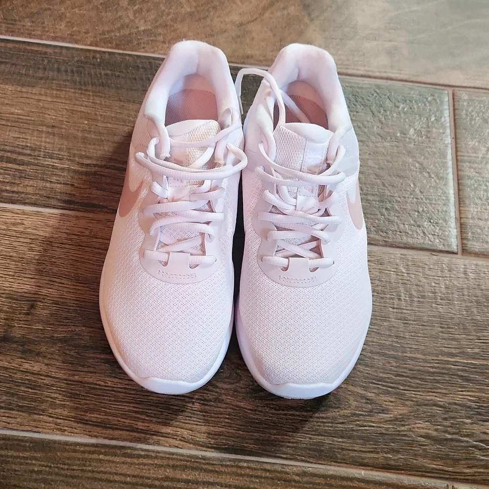 Nikes - Picture 2 of 4